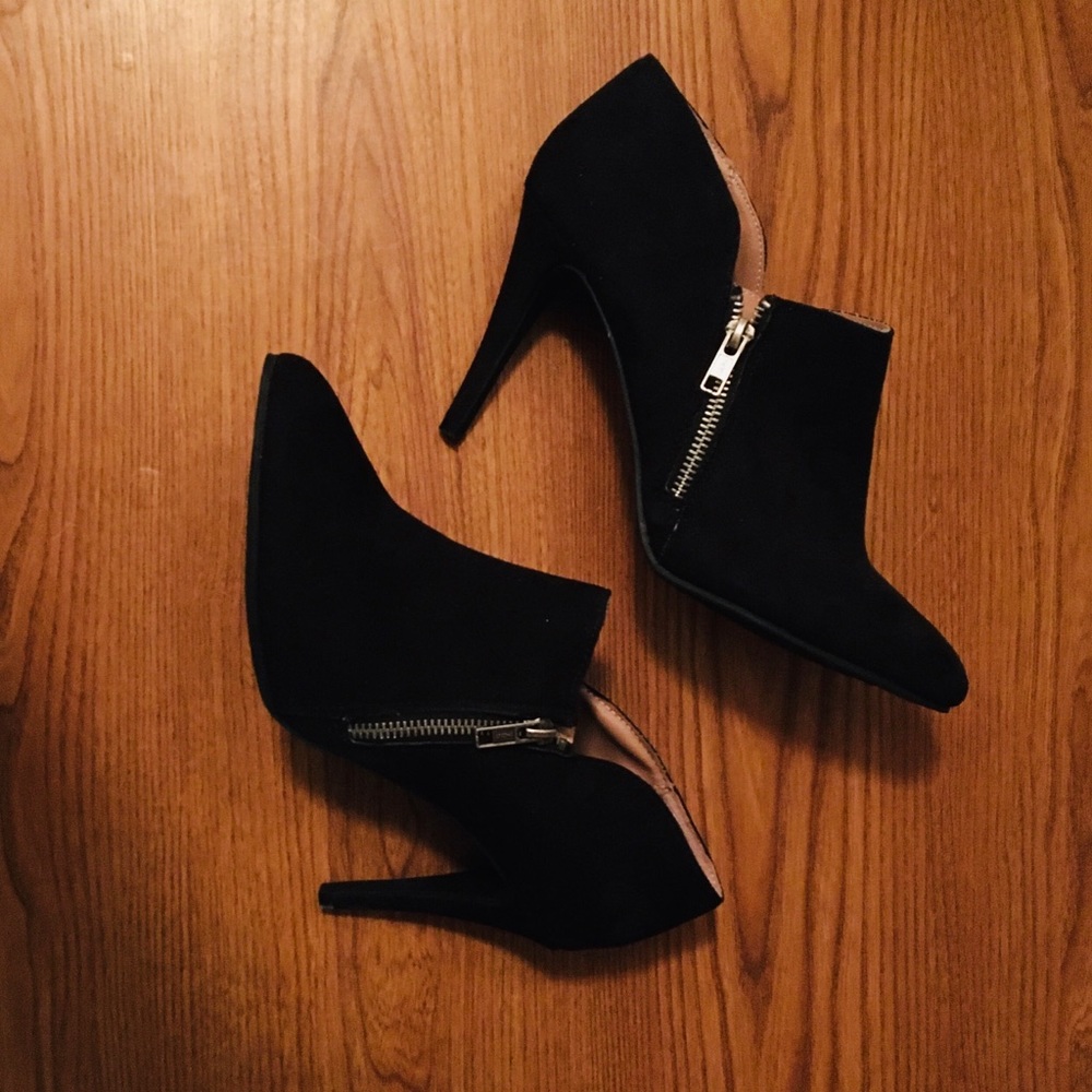 Black Zipped Booties Boots sz 10